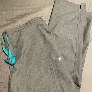 women's Graphite Yola - Petite Skinny Scrub Pants - L - Petite